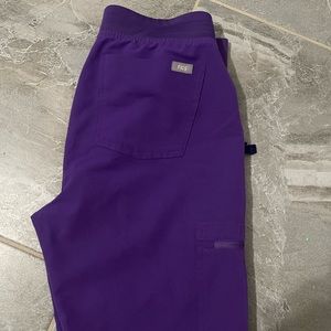 Figs Zamora Jogger digital grape